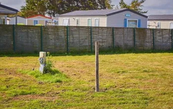 Stellplatz - Stellplatz Classic| ≥100M2| Strom ≥ 10A - Camping Marvilla Parks - La Baie de Kernic