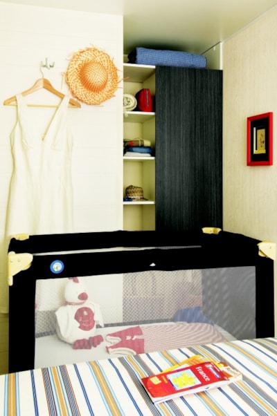 Mobil home Le Chêne Standard 29m² (2bed-4p) + semi-covered terrace 15m² + TV (Sam)