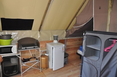 Amazone Standard tent 20 m² (2bed-4p) + terrace (no sanitary facilities)