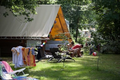 Amazone Standard tent 20 m² (2bed-4p) + terrace (no sanitary facilities)