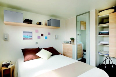 Mobil-home LE PATIO Standard 29m² (2bed-4pers) + 2SDB + integrated terrace 11m²+ TV