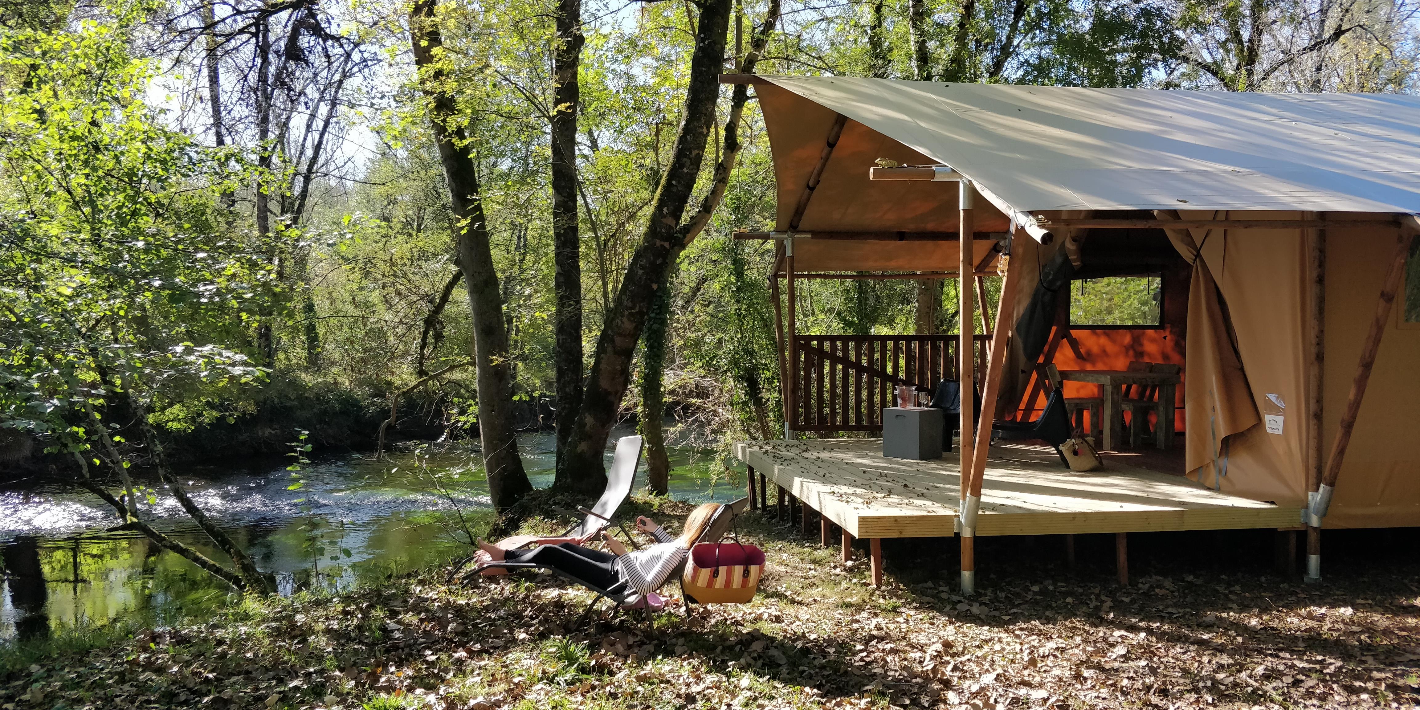 Accommodation - Luxury Tent Lodge Safari By The River 40 M2 - Camping Brantôme Peyrelevade