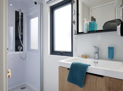 Mobil-home Luxe Premium 31m² (2bed-4pers) + semi-covered terrace 20.5m² + LV + CLIM