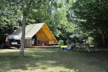 Accommodation - Tent 'Amazone' 20 M², Arrival On Sunday + Terrace - Camping Brantôme Peyrelevade