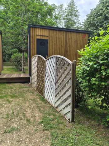 Stellplatz - Neuer Standort Private Gesundheitsversorgung - Flower Camping Brantôme Peyrelevade