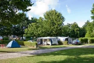 Kampeerplaats(en) - Kampeerplaats (1 Voertuig + 1 Caravan/Tent/Camper) - Camping Ctoutvert TEST - Ne pas réserver
