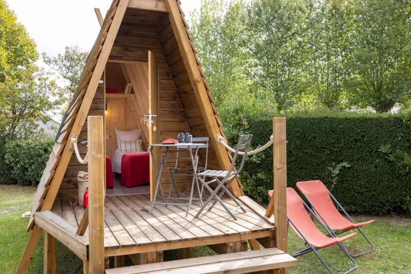 Forfait Insolite :Cabadienne 8M² - 1 Chambre + Frigidaire + Terrasse