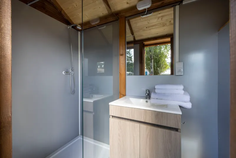 Forfait Premium Freecamp Équipé D'un Sanitaire Privatif + Cuisine + Quartier Semi Piéton