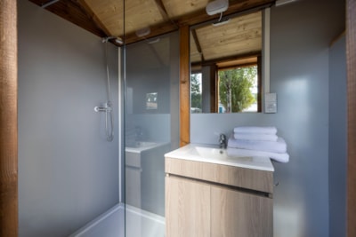 Premium package with private bathroom + kitchen — 3
