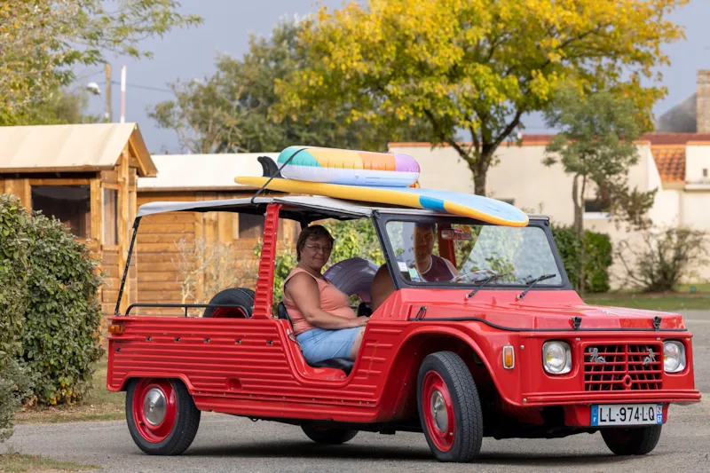 Forfait Premium Freecamp Équipé D'un Sanitaire Privatif + Cuisine + Quartier Semi Piéton