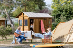 Pitch - Premium Package With Private Bathroom + Kitchen - Flower Camping La Davière Plage
