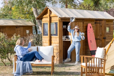 Forfait Premium Freecamp équipé d'un sanitaire privatif + Table Free picnic + cuisine + semi-piéton — 3
