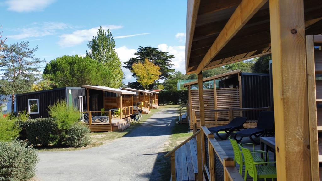 Location - Homeflower Premium 35M²  (3Ch) + Tv + Lv + Climatisation + Terr. Couverte + Quartier Semi Piéton - Camping La Davière Plage