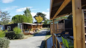 Mietunterkunft - Homeflower Premium 35M² (3 Bedrooms) + Television + Dishwasher + Air Conditioning +Coverred Terrace - Flower Camping La Davière Plage