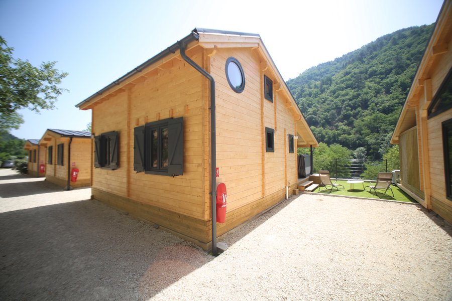 Location - Chalet Luxe Avec Jacuzzi Privatif - Eyrieux Camping