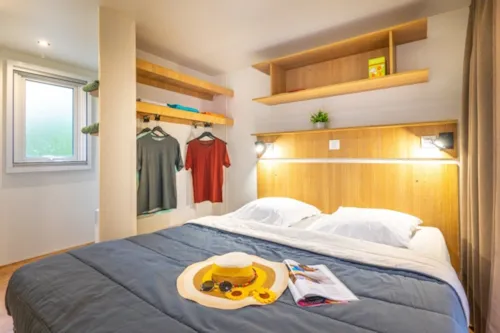 Accommodation - Mobile-Home Rose Top Presta - 33 M² - 2 Bedrooms - image n°4 - Clico Chic - Eyrieux Camping