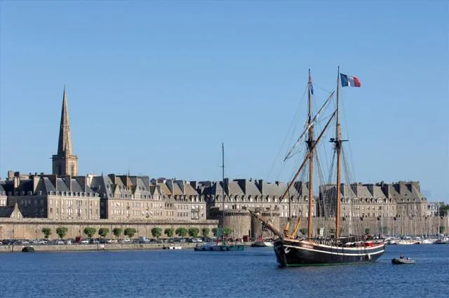 Castel Camping Château de Lez-Eaux