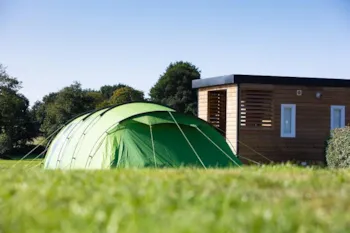 Stellplatz - Suite Premium Platz Merc - Castel Camping Château de Lez-Eaux