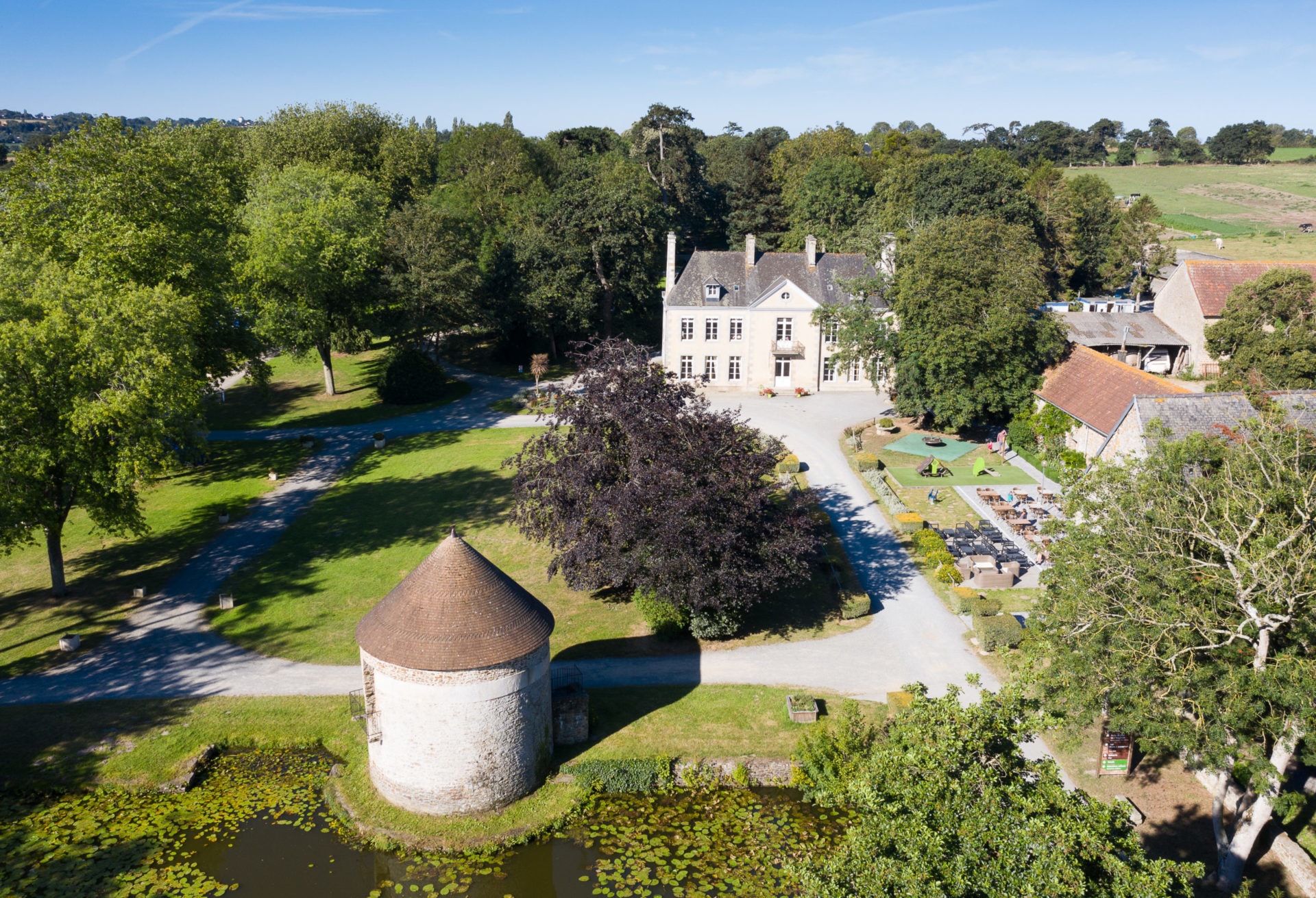Castel Camping Château de Lez-Eaux — Photo 1