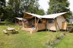 Huuraccommodatie(s) - Glamping Tent Met 3 Slaapkamers - Castel Camping Château de Lez-Eaux