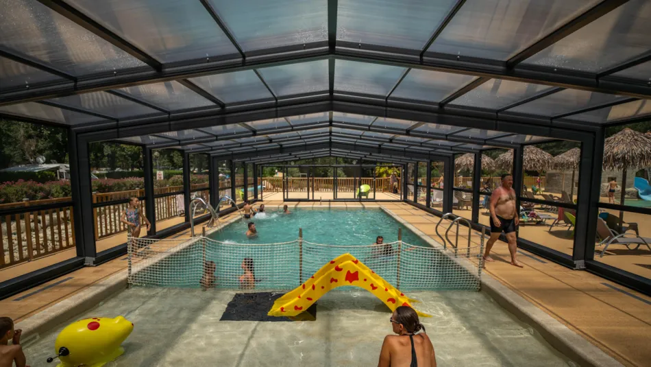 Camping des Grottes****