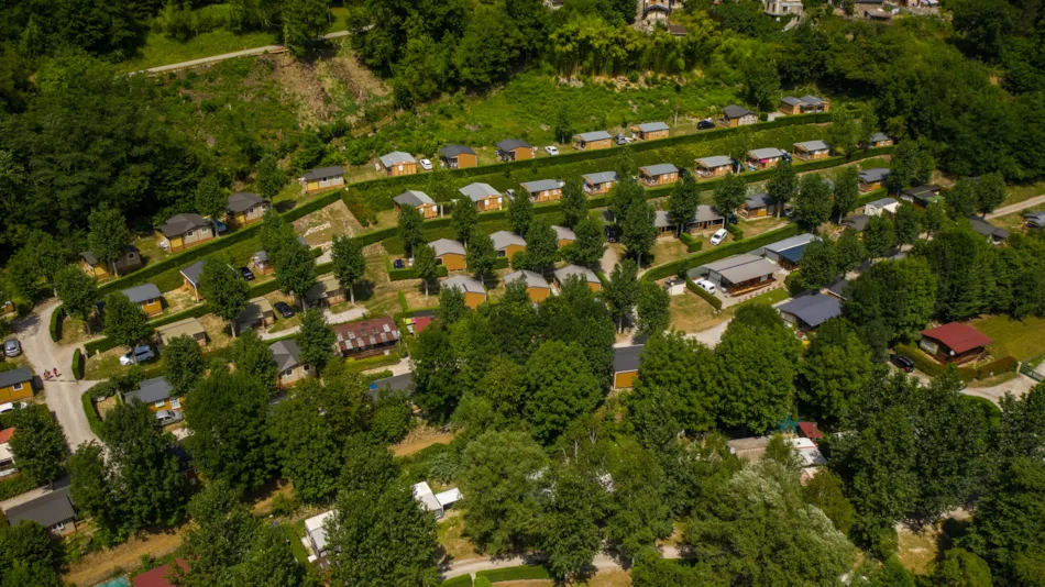 Camping des Grottes****