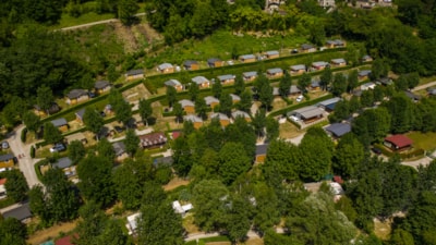 Camping des Grottes****