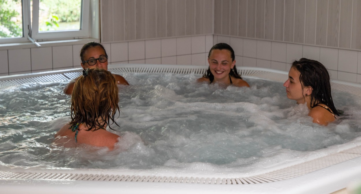 Camping des Grottes****