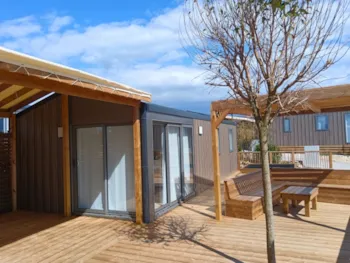 Camping Les Tamaris - Ucamping