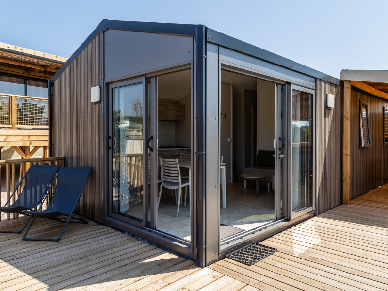Stacaravan PREMIUM Large Heuvelachtige ligging 6 Personen (terras van 33 m²)
