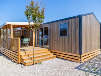 Mietunterkunft - Premium-Mobilheim Für 4 Personen Hanglage (15 M² Terrasse) - Camping Les Tamaris