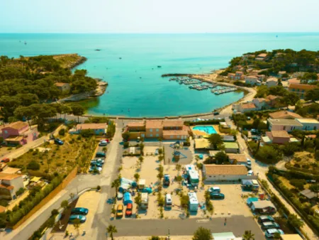 Camping Les Tamaris - Ucamping