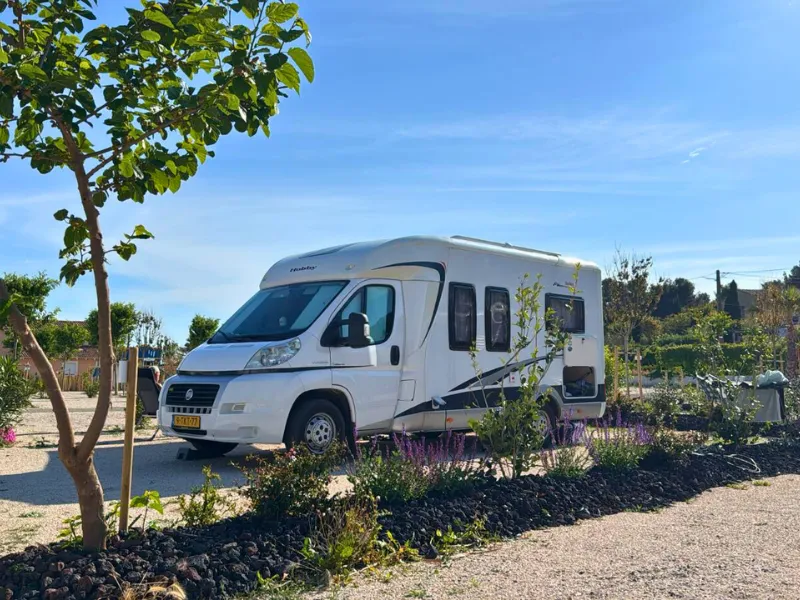 Confort Large Emplacement Tente/Van/Caravane/Camping-Car (Avec Électricité)