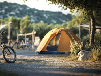 Stellplatz - Komfort Kleiner Zeltplatz / Nicht Zugänglich Für Fahrzeuge - Camping Les Tamaris