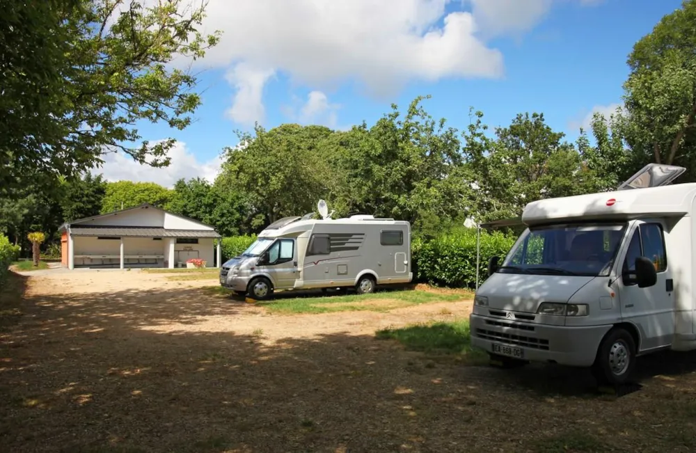 Special offer for special camper-vans area/night including 2 people+ 10 amps electricity