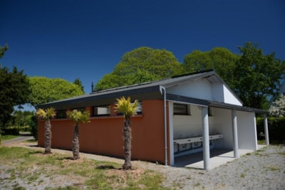 Special offer for special camper-vans area/night including 2 people+ 10 amps electricity — 7