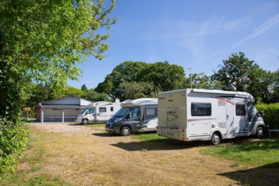 Special offer for special camper-vans area/night including 2 people+ 10 amps electricity — 1