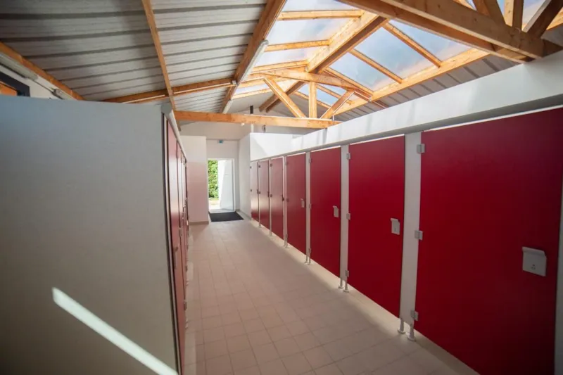 Offre Spéciale Sur Aire De Camping-Car /Court-Séjour: Emplacement/Nuit Comprenant 2 Pers+Elect10a-