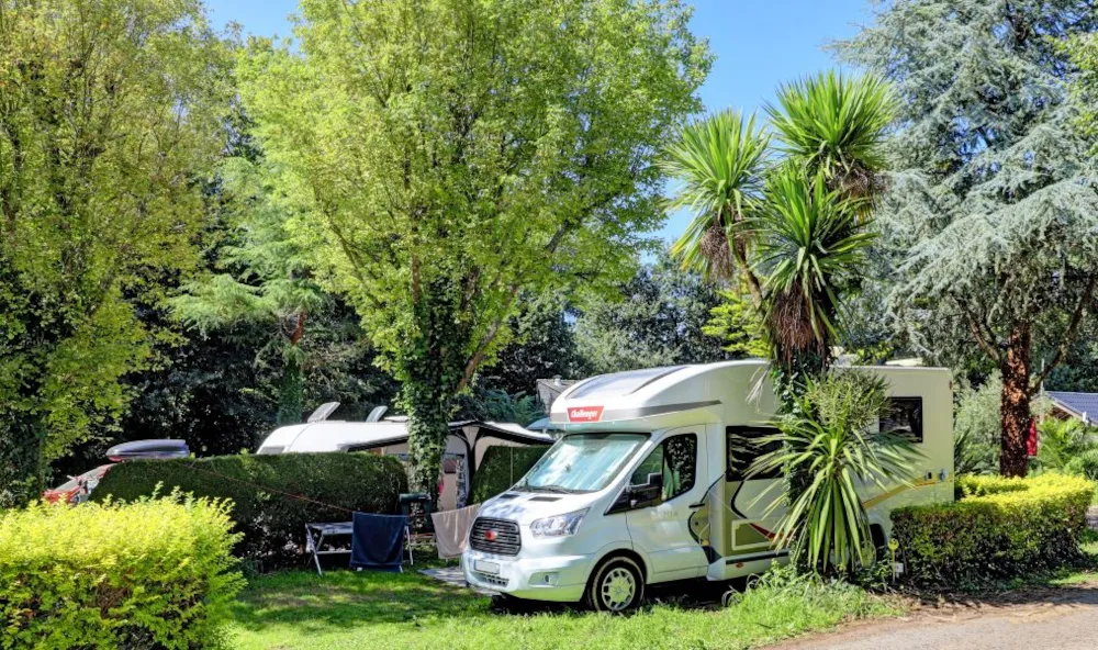 Stellplatz : Zelt oder caravane oder camper-van (6 people max)