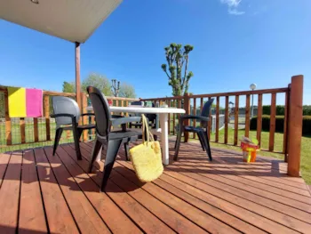 Mietunterkunft - Mobilheim Pacifique 26M² + Terrasse Bois - CAMPING LES DRUIDES