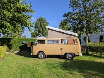 Stellplatz - Pauschale Stellplatz+ Strom +  1 Fahrzeug - Camping La Gallouette