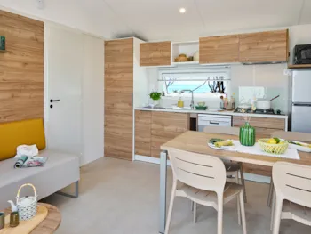 Mietunterkunft - Espace 2 Schlafzimmer, 2 Badezimmer, Überdachte Terrasse - Camping La Gallouette