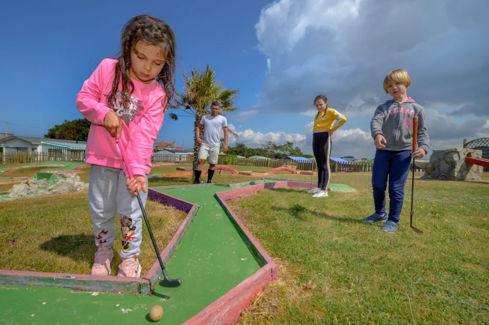 Camping Paradis UTAH-BEACH