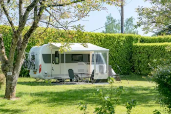 Stellplatz - Stellplatz ** - Camping Sandaya Les Péneyrals
