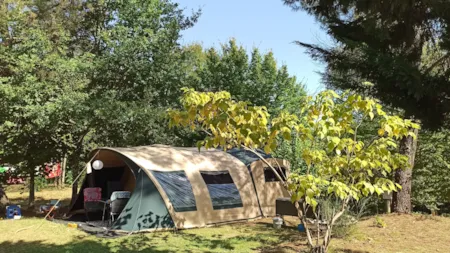 Pitch - Camping Pitch Incl. 10 Amps Electricity And Car - Camping Les Charmes