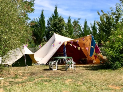 Pitch XL, >140m², incl. 10 amps electricity and car