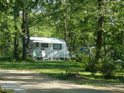Pitch XL, >140m², incl. 10 amps electricity and car