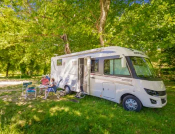 Emplacement - Emplacement Confort - Camping du Domaine D'Anglas