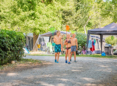 Campingpitch including 2 people, electricity and car