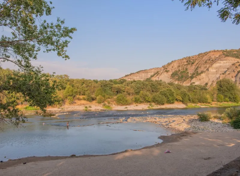 Emplacement Camping Avec 2 Pers, Electricité Et Voiture Compris